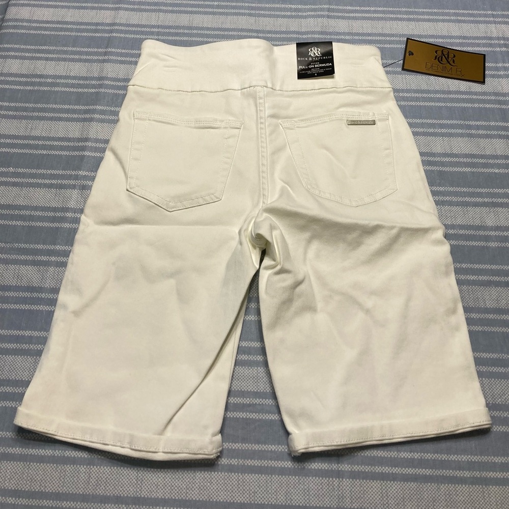 NWT Rock & Republic “Fever” white denim RX Bermuda shorts. - Picture 3 of 4